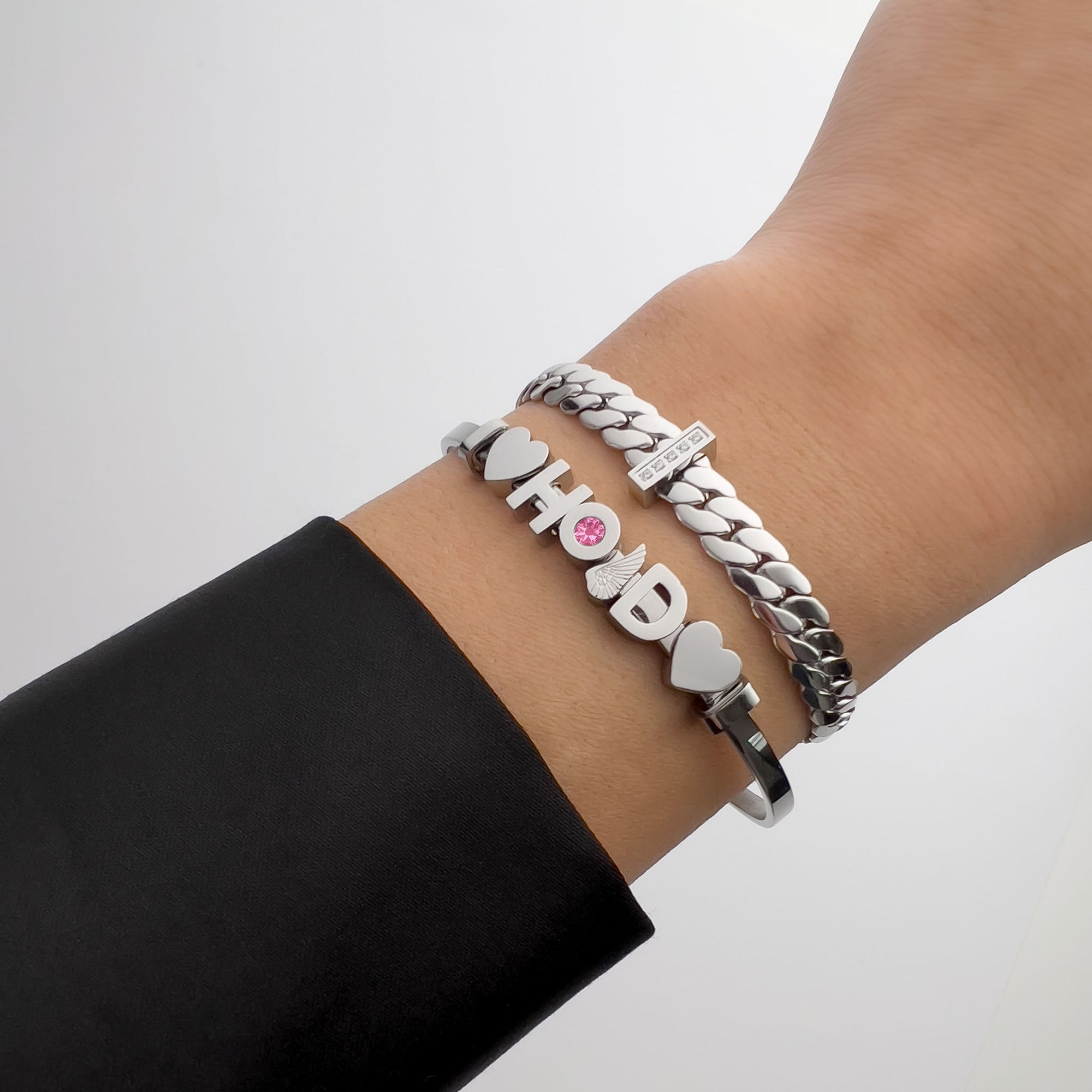 Letter charm angel wing - No discoloration