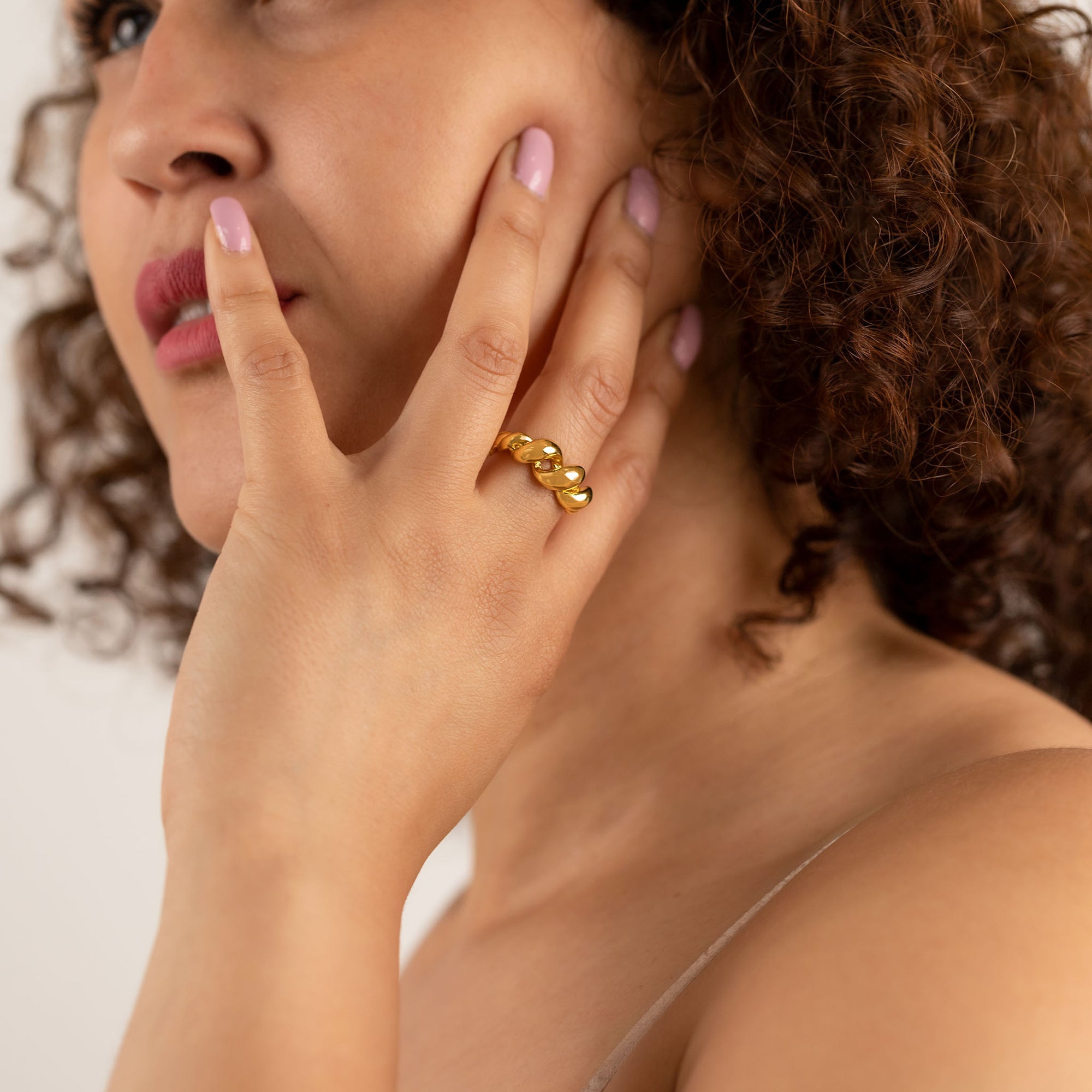 Pretzel bold ring - No discoloration